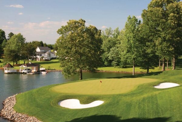 Water’s Edge Country Club