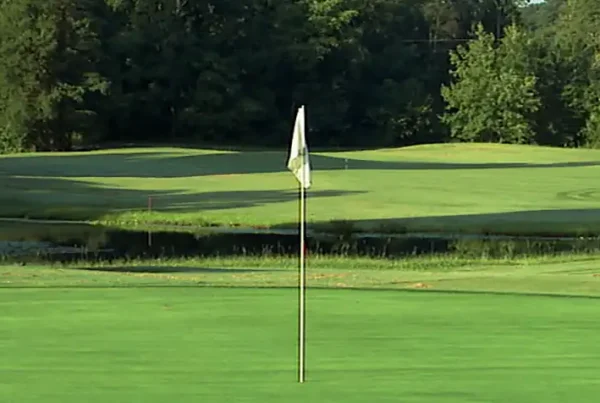 whispering pines river course hole 11